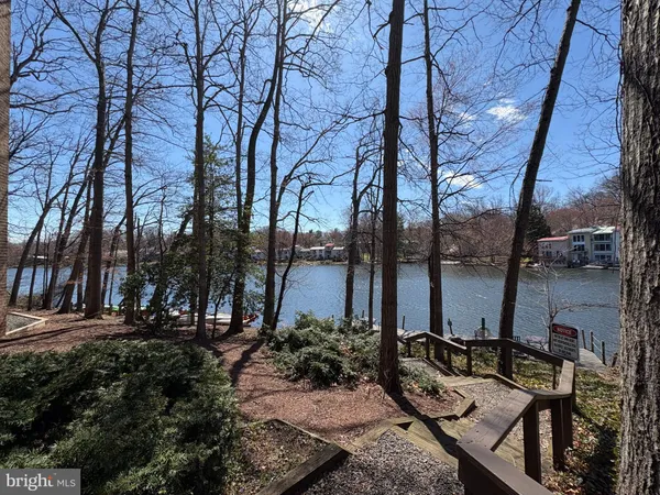 $310,000 | 1534 Moorings Drive, Unit 7A/2A, Reston, VA 20190