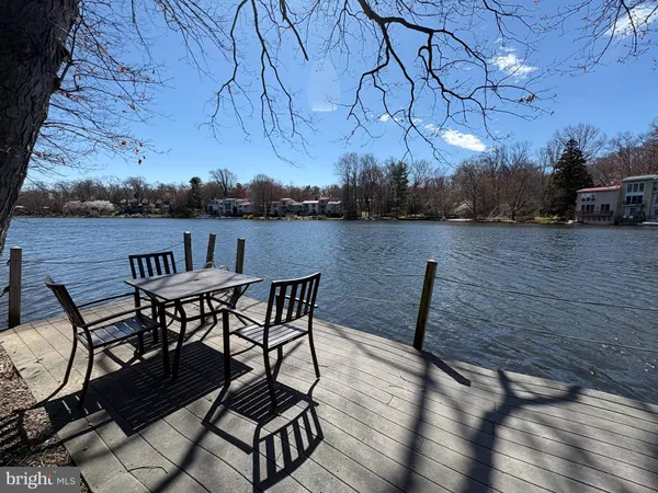 $310,000 | 1534 Moorings Drive, Unit 7A/2A, Reston, VA 20190