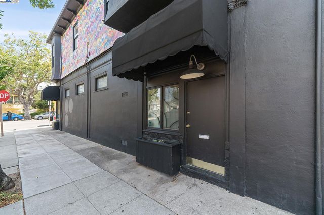 $2,580,988 | 1000 Central Avenue, Alameda, CA 94501