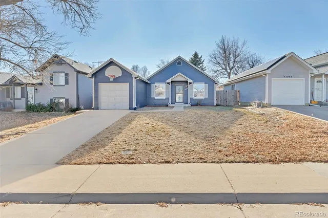 a house view with a outdoor space