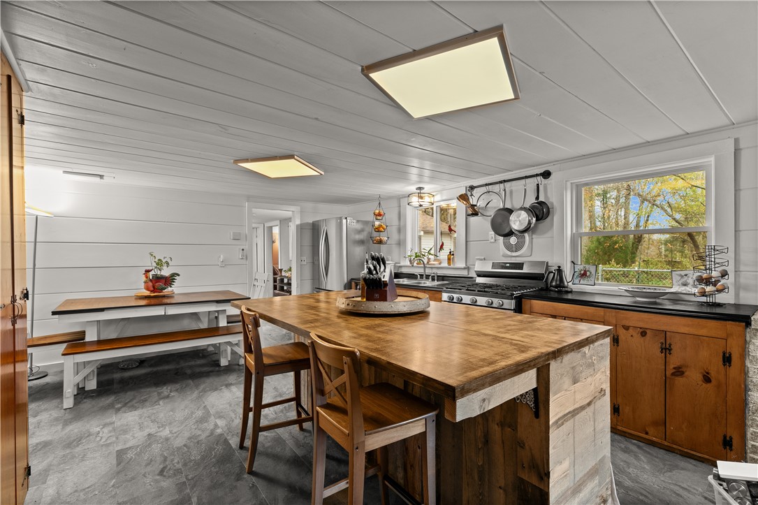 70 Cucumber Hill Road Foster, RI 02825 - Photo 4 of 33