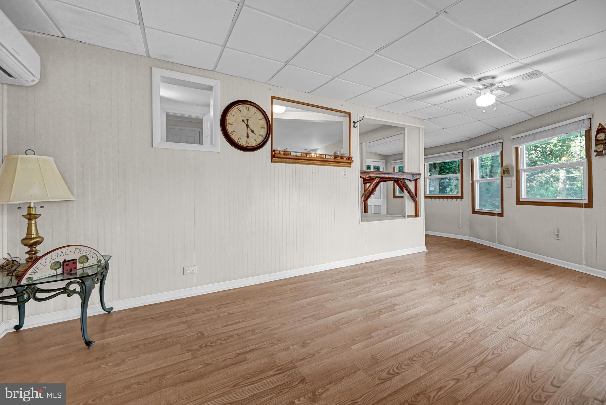 563 Johnson Road Delta, PA 17314 - Photo 7 of 26 Living room