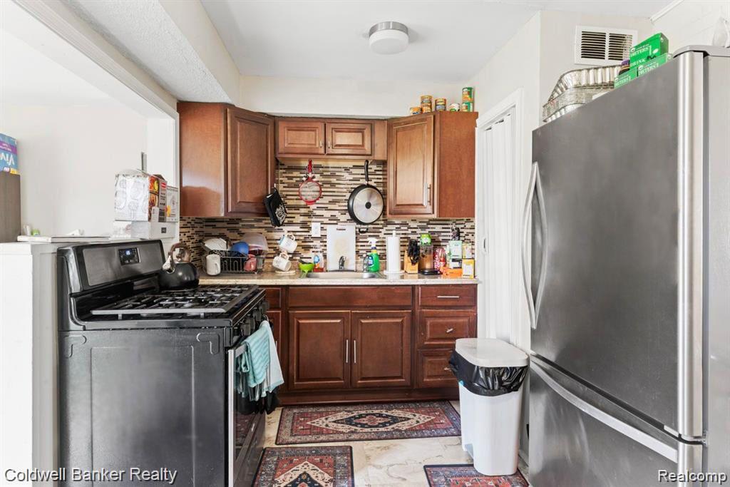 15005 Inkster Road Livonia, MI 48154 - Photo 8 of 17