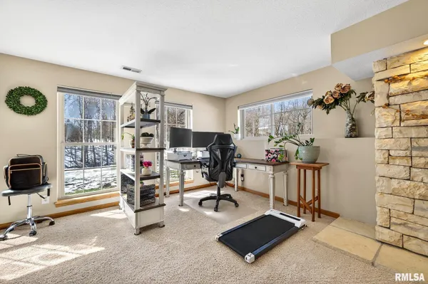 $349,900 | 512 Bittersweet Avenue, Germantown Hills, IL 61548
