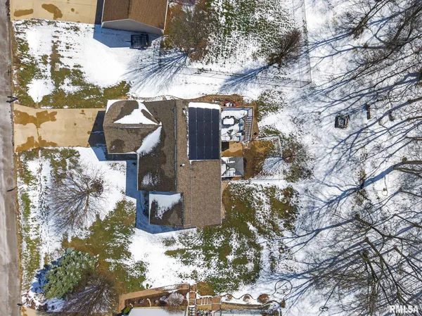 $349,900 | 512 Bittersweet Avenue, Germantown Hills, IL 61548