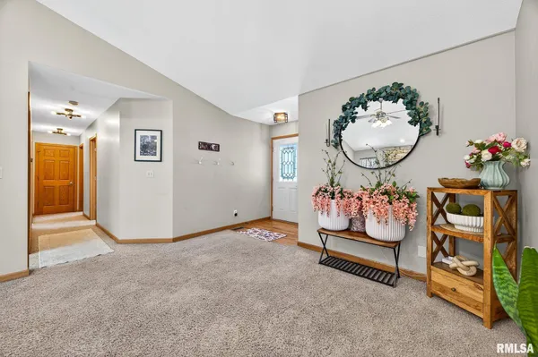 $349,900 | 512 Bittersweet Avenue, Germantown Hills, IL 61548