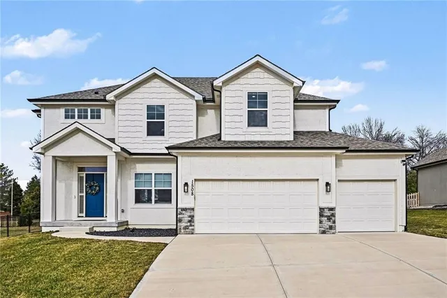 $540,000 | 1508 Northeast 105th Terrace, Kansas City, MO 64155