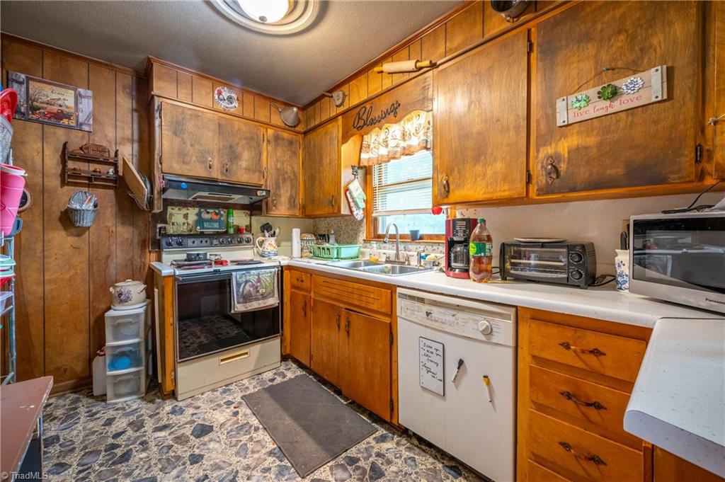 3987 Webbs Mill Road North Riner, VA 24149 - Photo 9 of 50