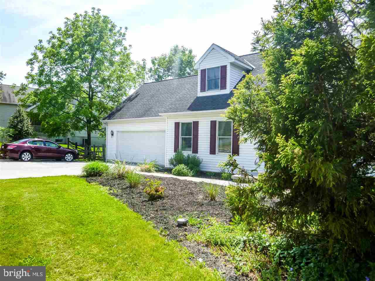 115 Montclair Road Gettysburg, PA 17325 - Photo 2 of 28