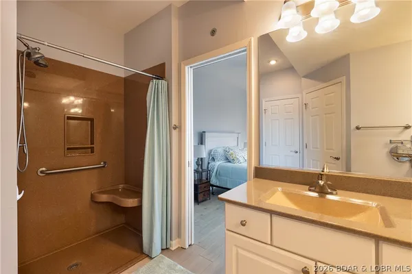 $450,000 | 806 Harbour Towne Drive, Unit 806E, Lake Ozark, MO 65049