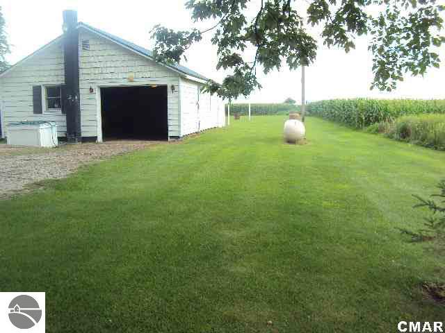3330 North Alger Road Alma, MI 48801 - Photo 23 of 24 1769793-22.JPG
