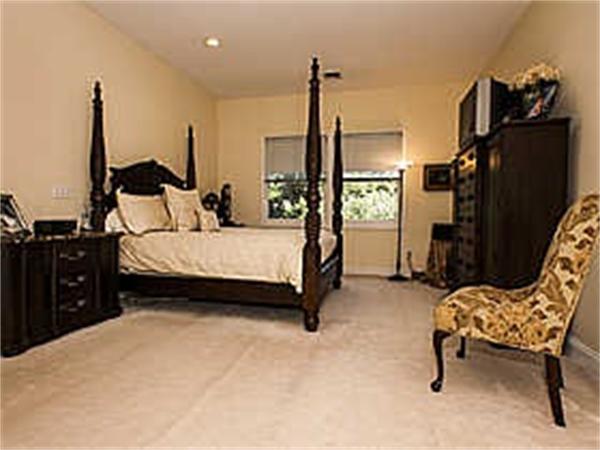 99 Pickwick Road Newton, MA 02468 - Photo 16 of 25