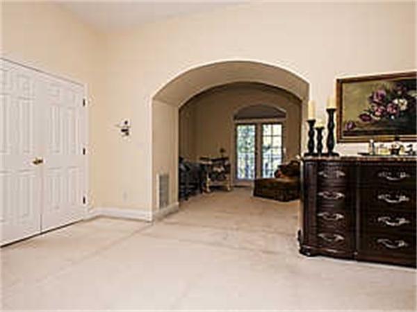 99 Pickwick Road Newton, MA 02468 - Photo 17 of 25