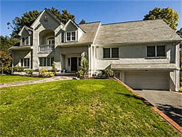 99 Pickwick Road Newton, MA 02468 - Photo 2 of 25