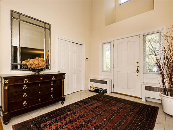 99 Pickwick Road Newton, MA 02468 - Photo 3 of 25