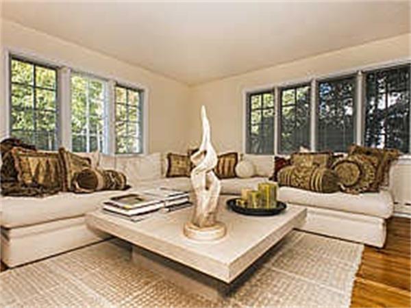 99 Pickwick Road Newton, MA 02468 - Photo 6 of 25