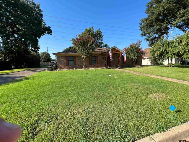 $417,000 | 707 Hampton Hill Drive, Tyler, TX 75703