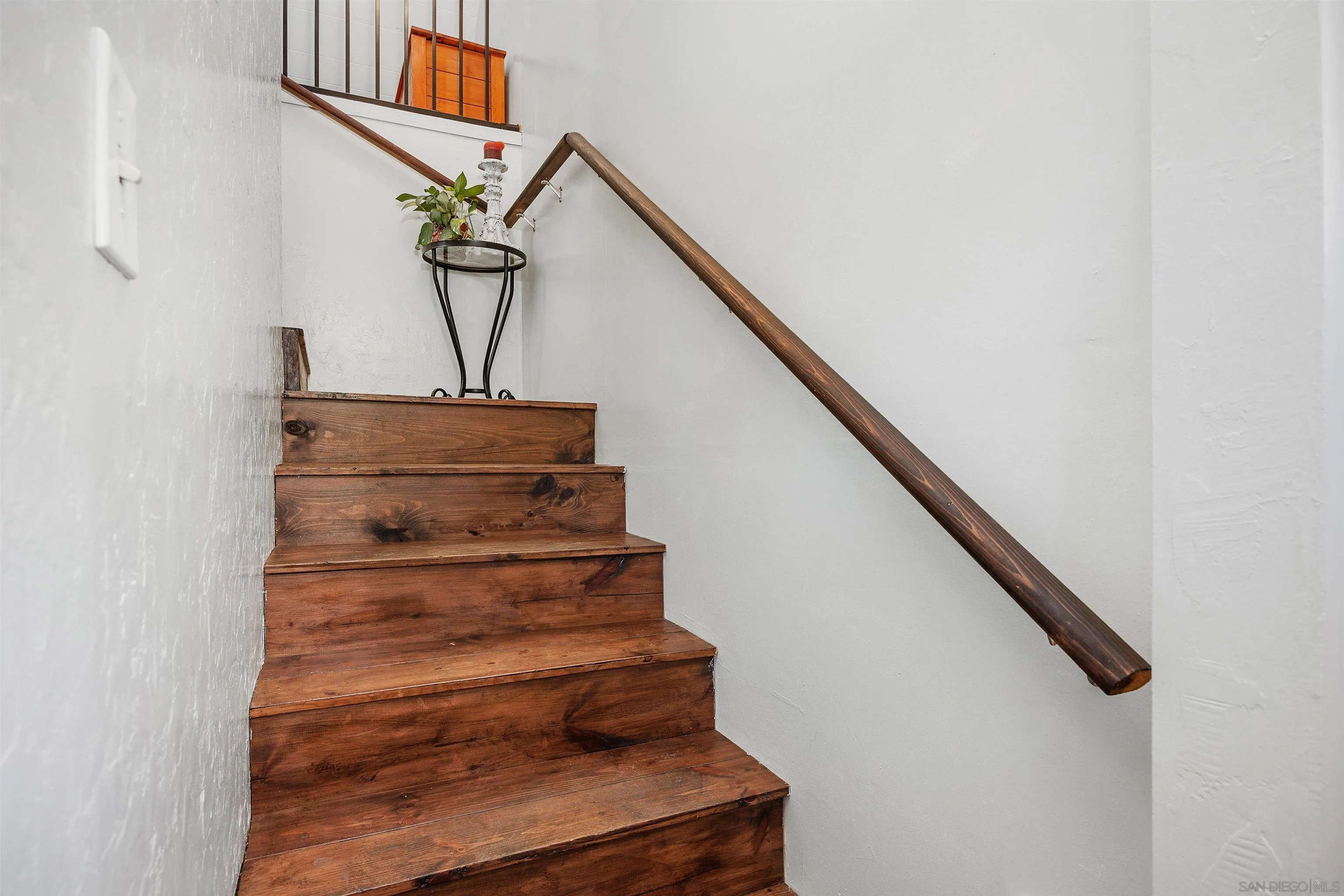11270 San Luis Rey Drive Valley Center, CA 92082 - Photo 21 of 56 a view of entryway