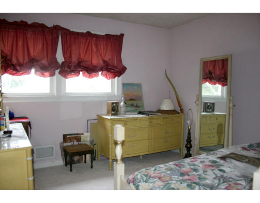 10 Carpenter Road Wayland, MA 01778 - Photo 11 of 12 Gallery Image 11