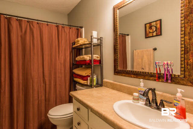 5512 Plantation Road Theodore, AL 36582 - Photo 15 of 20 Guest Bathroom