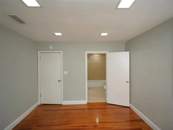 $2,700 | 916 East 25th Avenue, Tampa, FL 33605