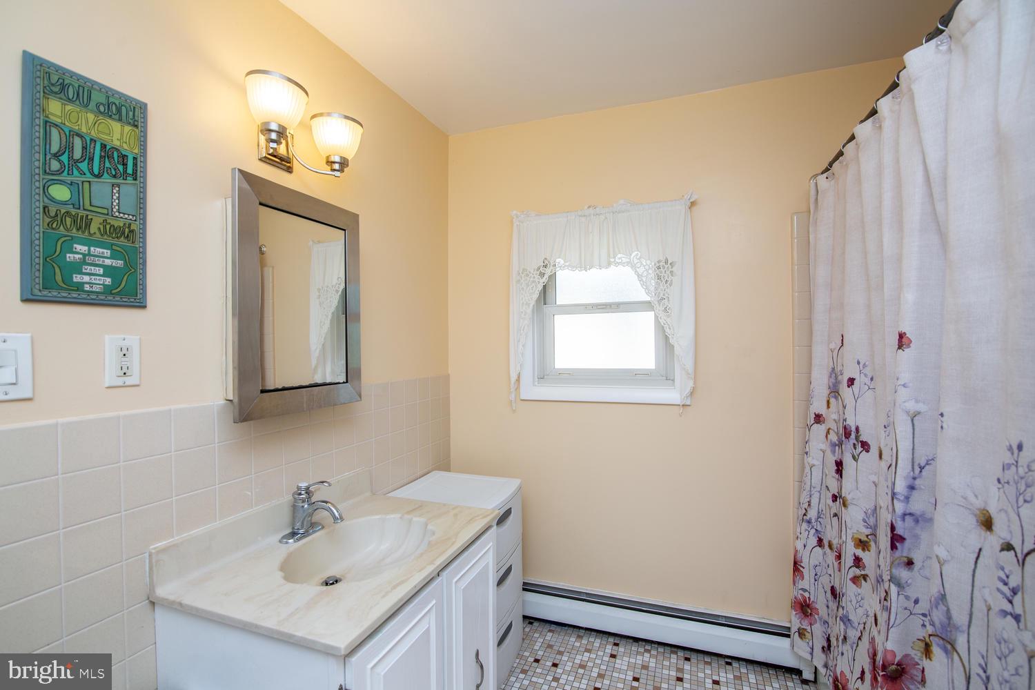 124 Rutledge Avenue Rutledge, PA 19070 - Photo 19 of 24 Hall Bath