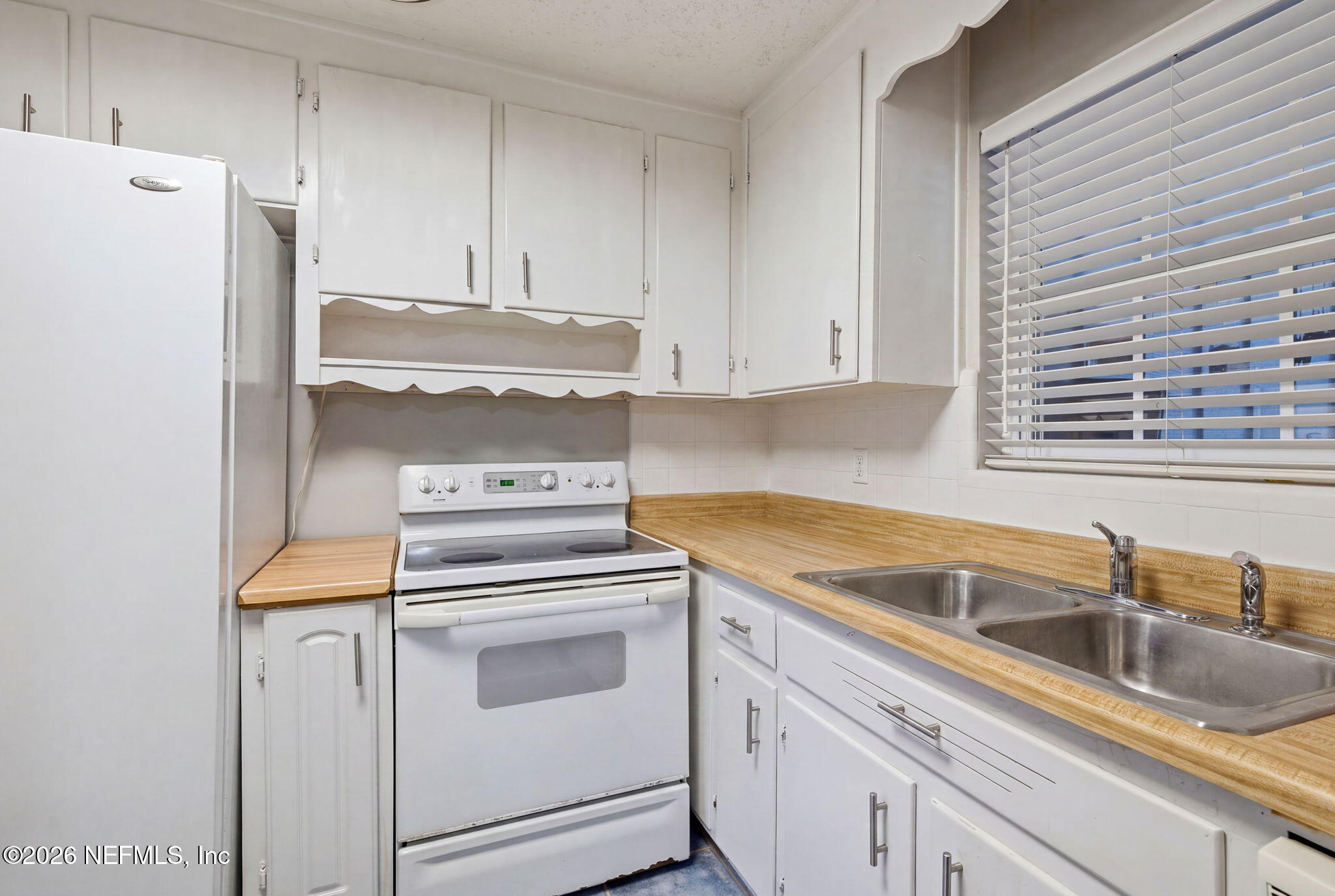 2417 Provost Road East Jacksonville, FL 32216 - Photo 16 of 50 25-web-or-mls-Kitchen
