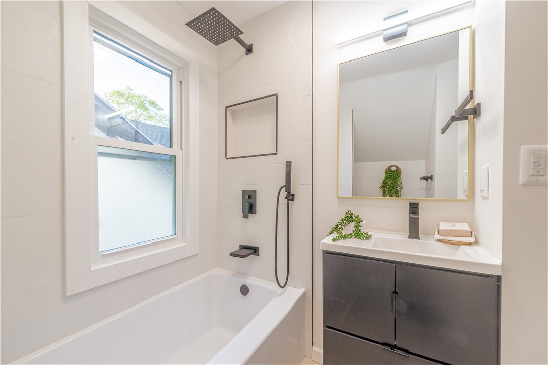 39 Mitchell Street Rochester, NY 14621 - Photo 18 of 23