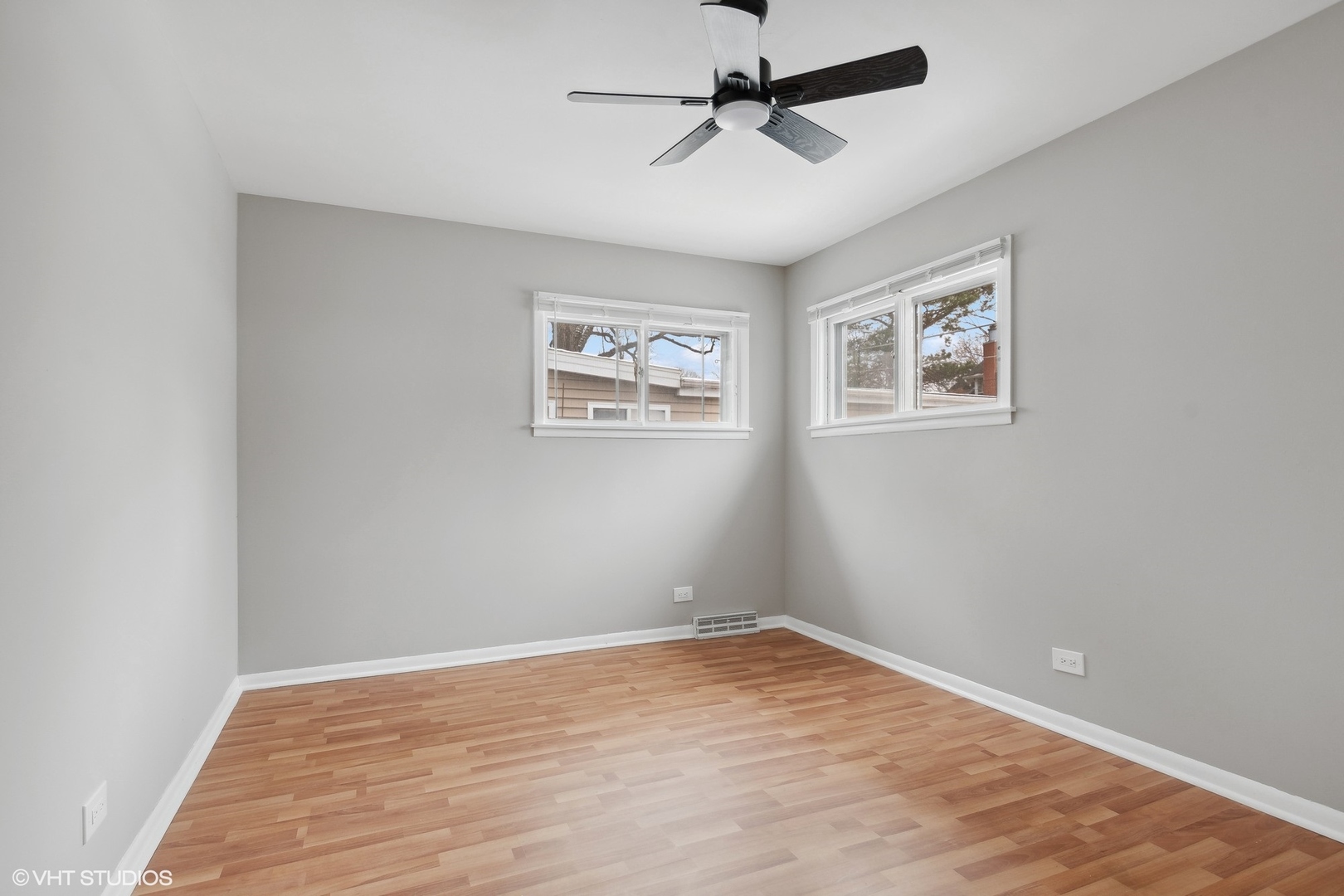 2490 Green Bay Road, Unit 1 Highland Park, IL 60035 - Photo 11 of 18 a view of empty room with wooden floor