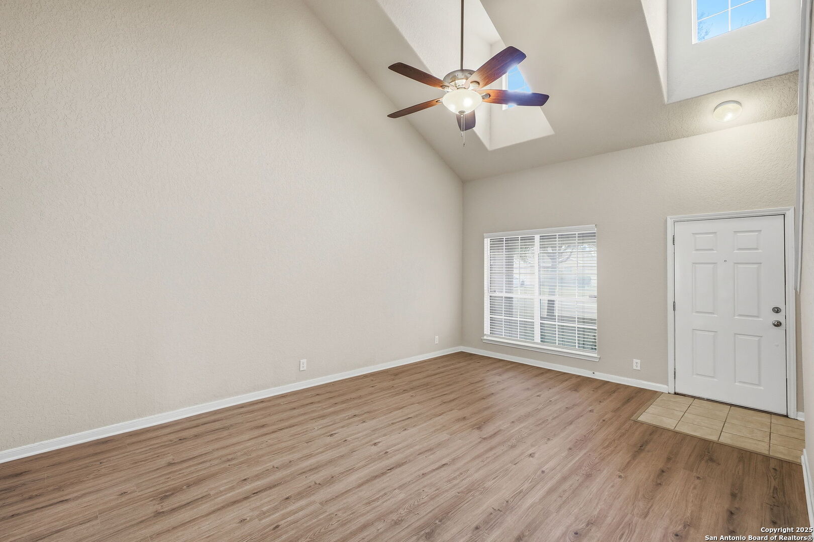 9347 Ingleton San Antonio, TX 78245 - Photo 6 of 24