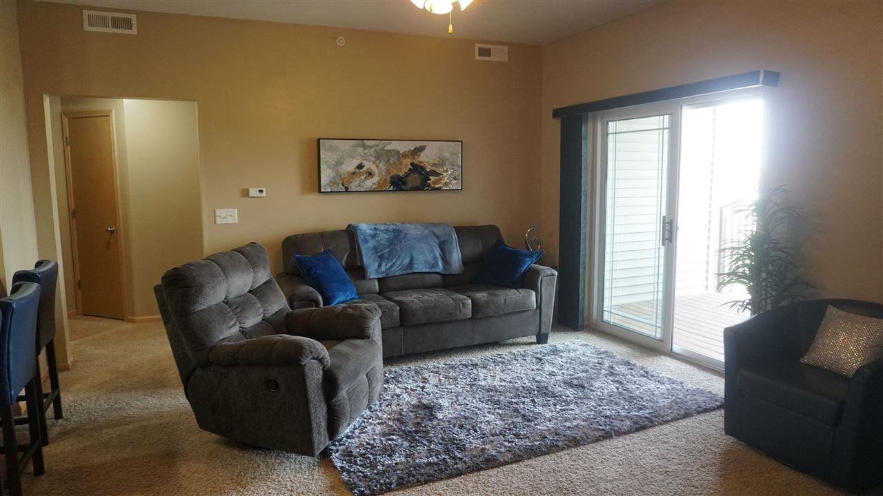 1092 Walnut Avenue, Unit 210 Riverside, IA 52327 - Photo 3 of 20 Gallery Image 3