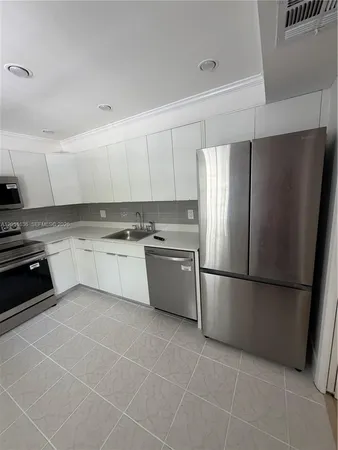 $3,000 | 4007 North Cypress Drive, Unit 203, Pompano Beach, FL 33069