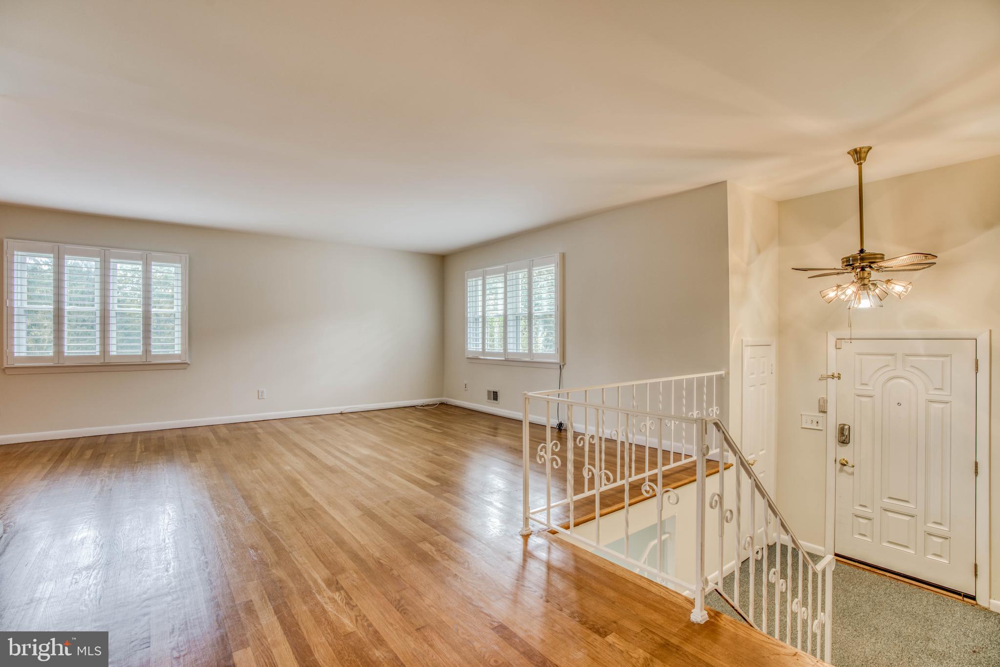 300 West Timonium Road Lutherville-Timonium, MD 21093 - Photo 13 of 50 Spacious living room