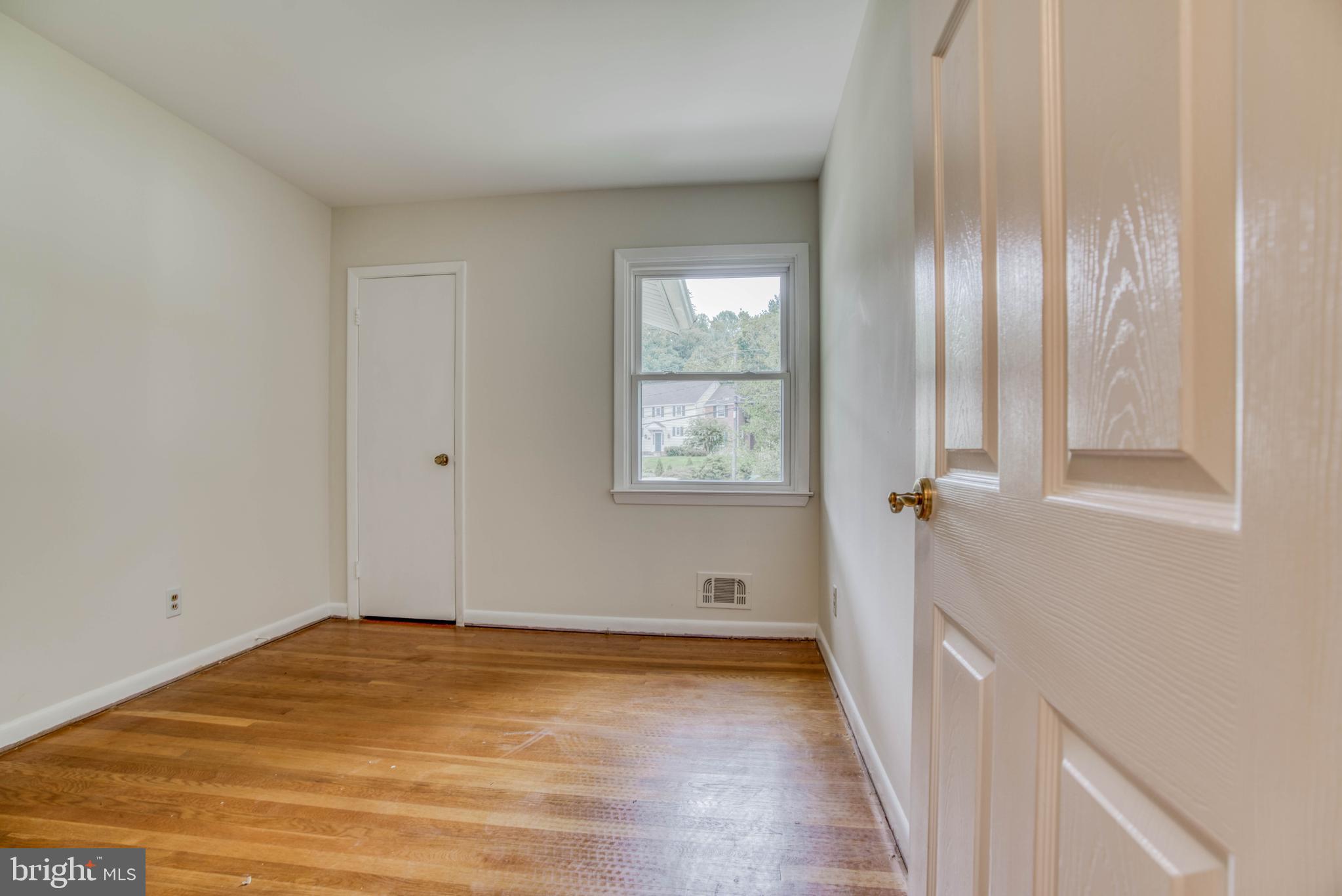 300 West Timonium Road Lutherville-Timonium, MD 21093 - Photo 27 of 50 Second bedroom has one window
