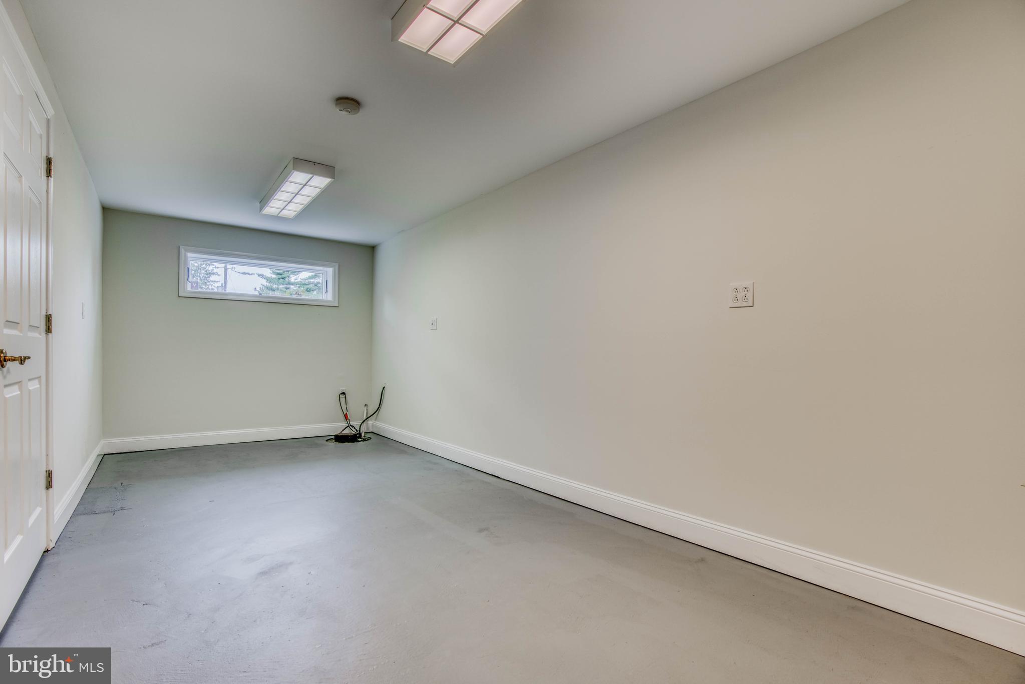 300 West Timonium Road Lutherville-Timonium, MD 21093 - Photo 49 of 50 Second bonus room off the first- you decide??
