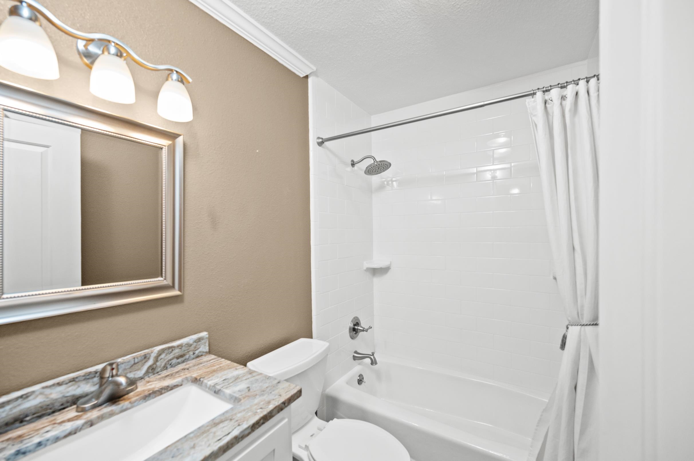 303 West Palm Avenue Foley, AL 36535 - Photo 19 of 32 Bathroom