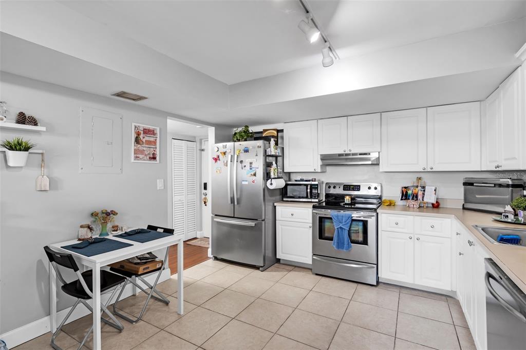 711 North Pine Island Road, Unit 406 Plantation, FL 33324 - Photo 12 of 42