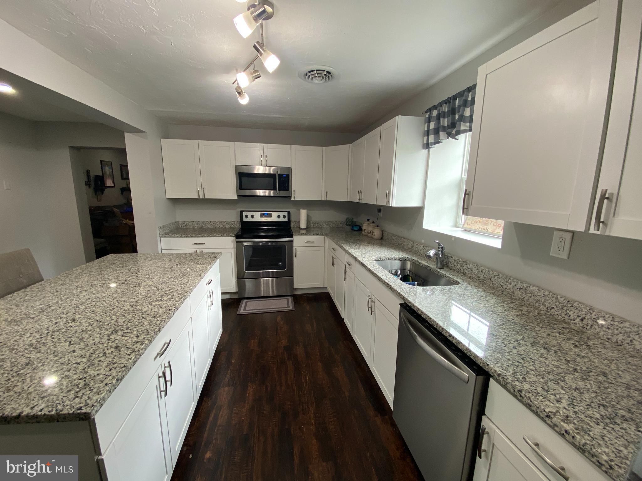 5585 Hanover Road Hanover, PA 17331 - Photo 4 of 18