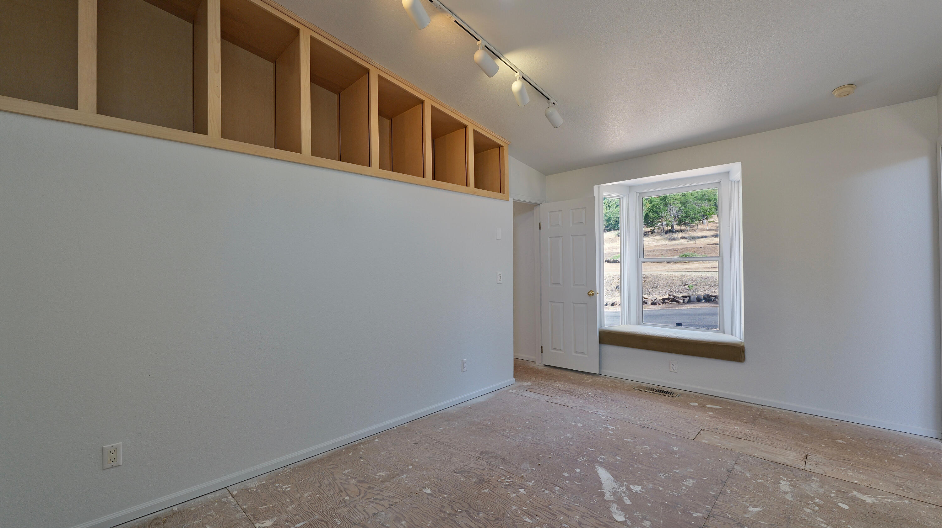461 Sawyer Road Shady Cove, OR 97539 - Photo 32 of 48 Gallery Image 32