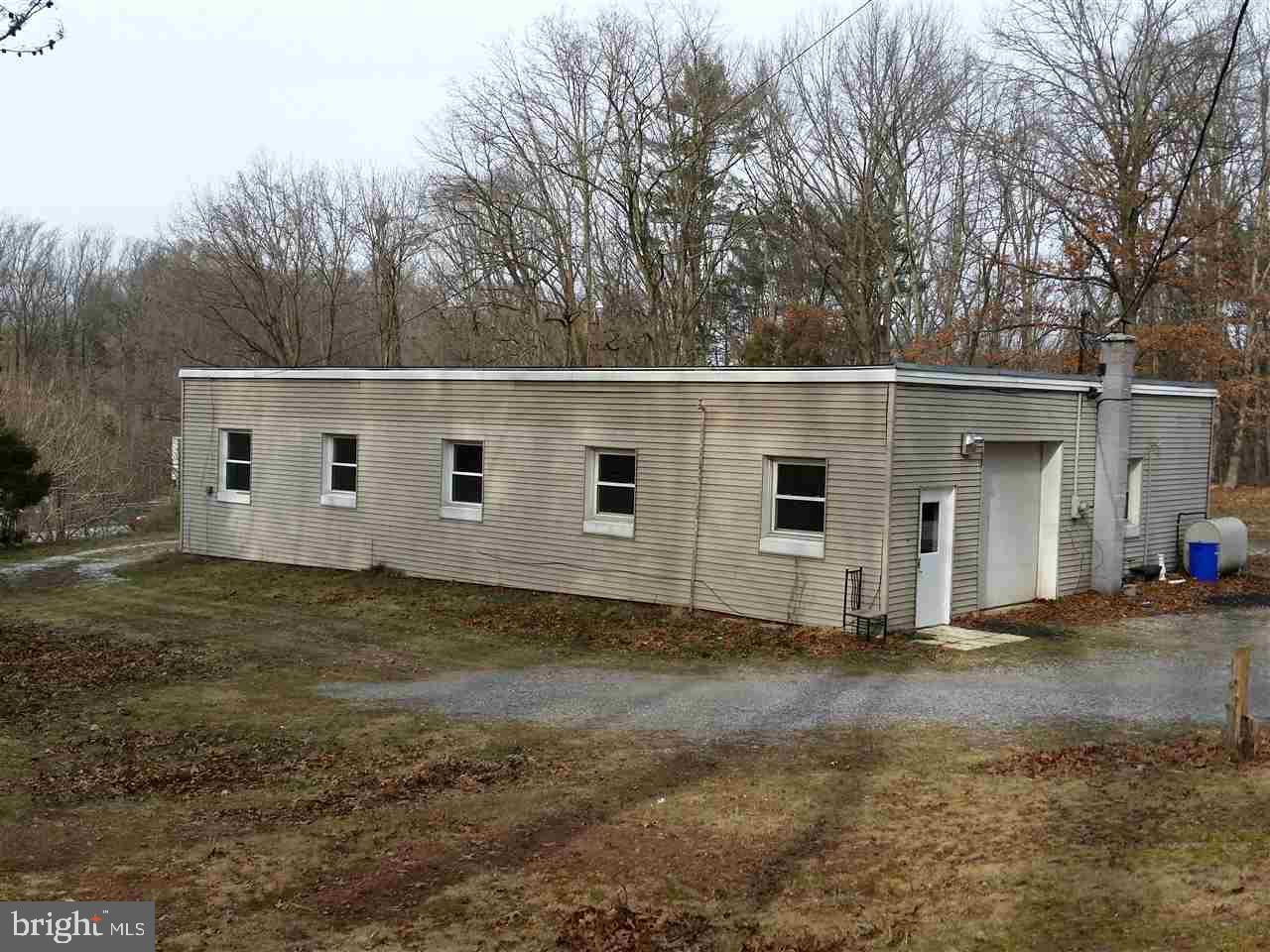 90 Pine Tree Road Manchester, PA 17345 - Photo 2 of 32