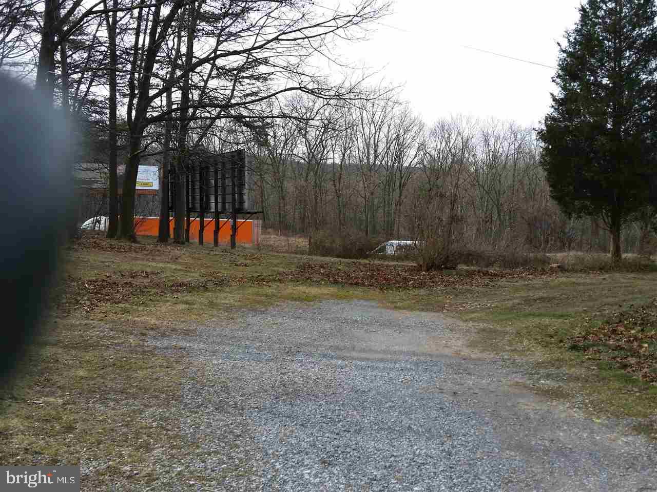 90 Pine Tree Road Manchester, PA 17345 - Photo 8 of 32