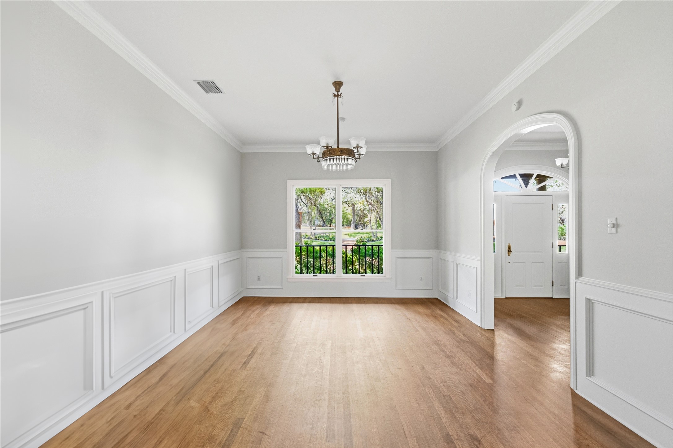 4209 Dunning Lane Austin, TX 78746 - Photo 5 of 40