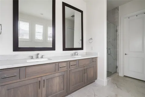 $675,000 | 2613 Maxroy Street, Houston, TX 77007