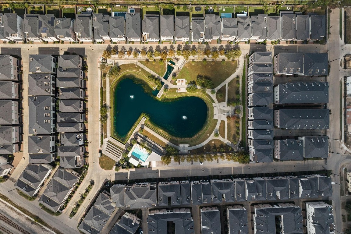 2613 Maxroy Street Houston, TX 77007 - Photo 41 of 42 Experience the appeal of a close-knit community with the peace of mind that comes from private, gated entry and thoughtfully maintained surroundings.