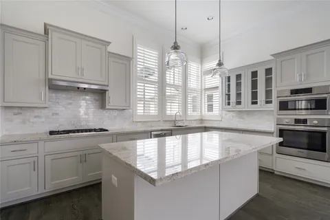 $675,000 | 2613 Maxroy Street, Houston, TX 77007