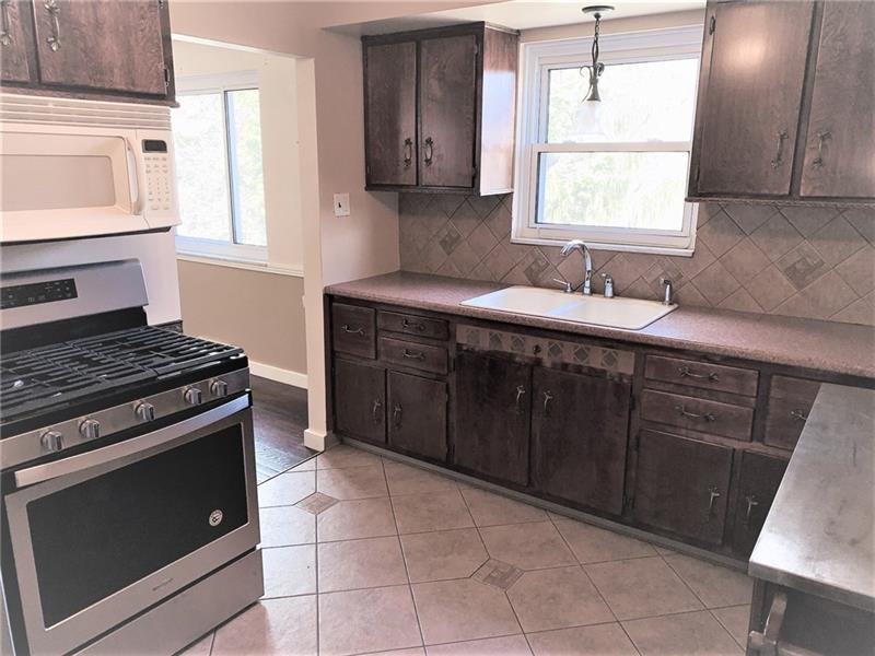 139 Universal Road Pittsburgh, PA 15235 - Photo 5 of 21 Gallery Image 5
