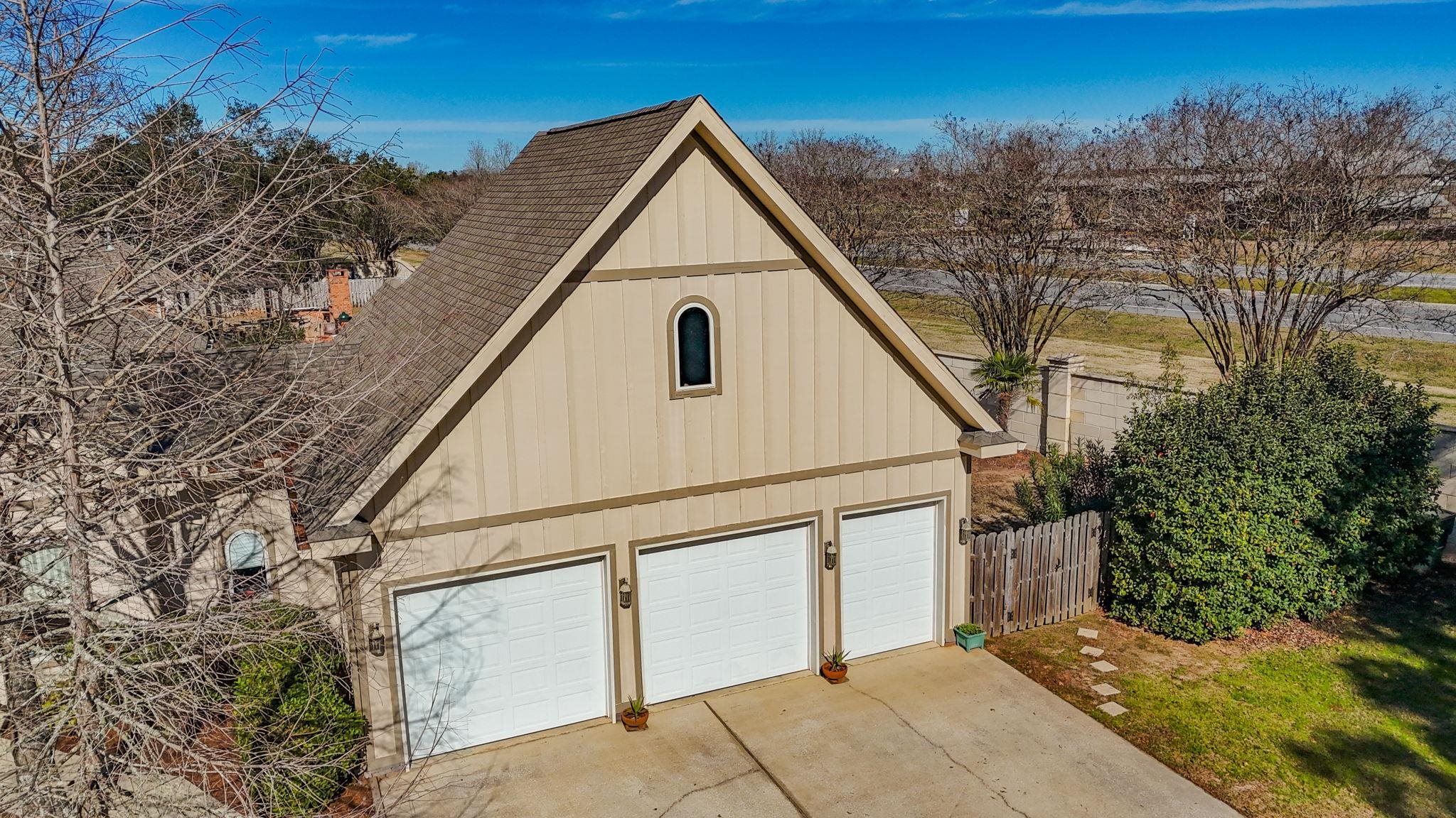 23880 Tybee Circle Daphne, AL 36526 - Photo 46 of 52 Garage