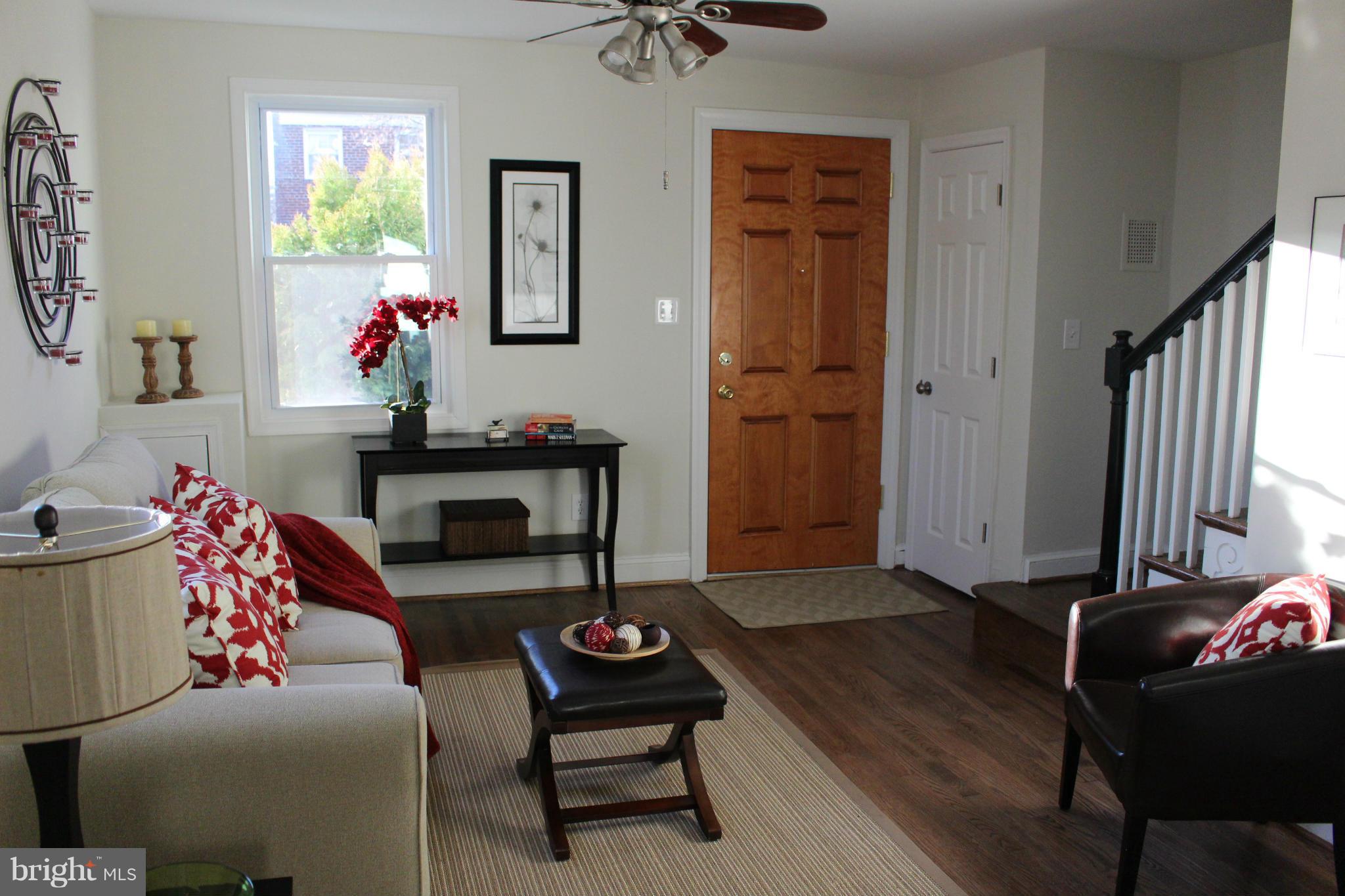 415 20th Street Northeast Washington, DC 20002 - Photo 1 of 8 Living Room