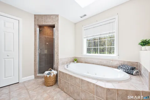 $1,195,000 | 8 Windy Hill Road, Redding, CT 06896