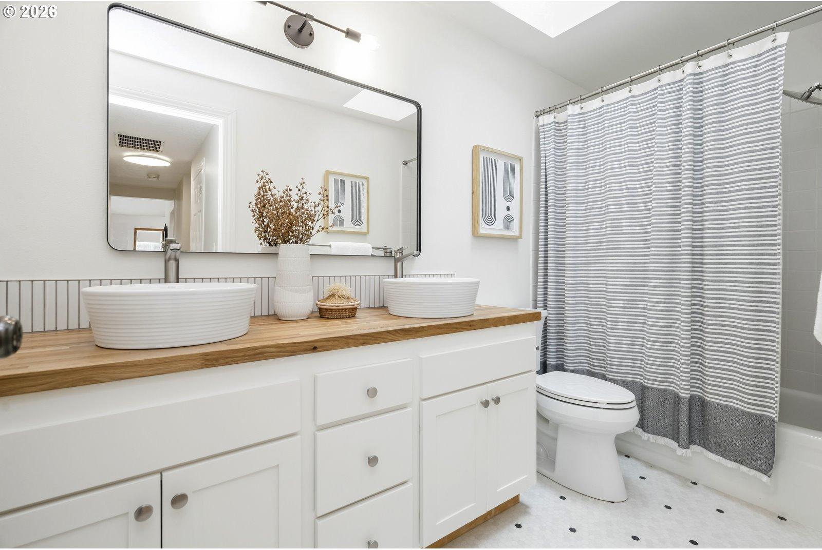 10946 Southwest 65th Avenue Portland, OR 97219 - Photo 32 of 48 Gallery Image 32